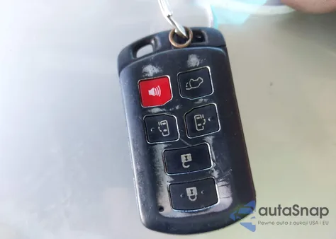 2015 Toyota Sienna Se 8 Passenger из США, поврежденный, VIN 5TDXK3DC9FS672966